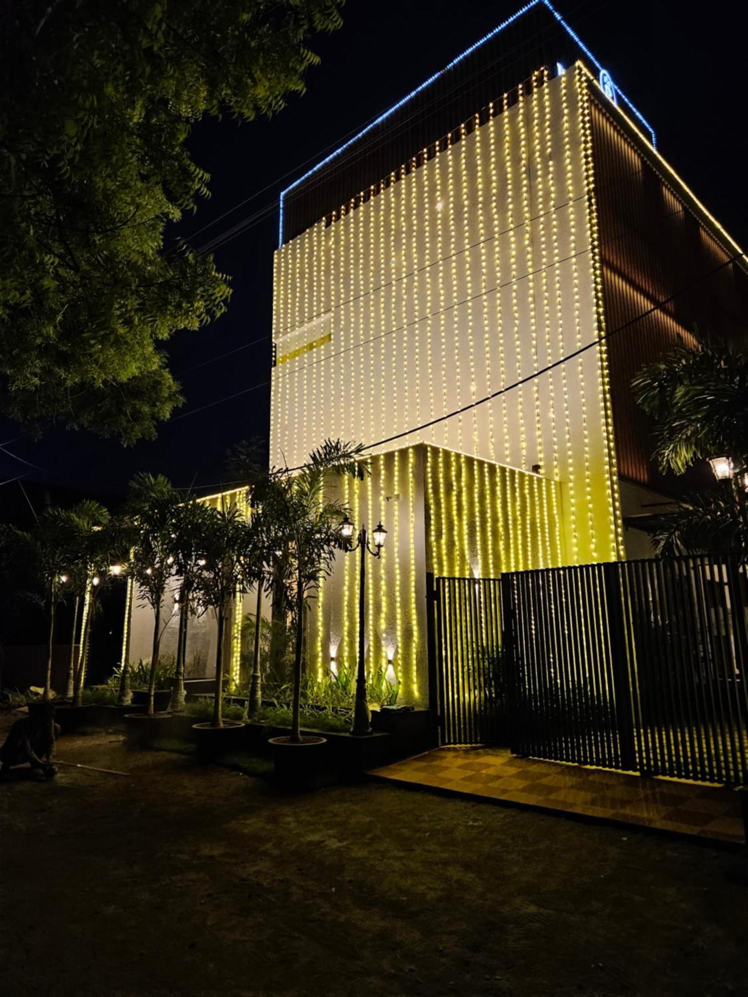 Hotel Pl Grand Karaikkudi Bagian luar foto