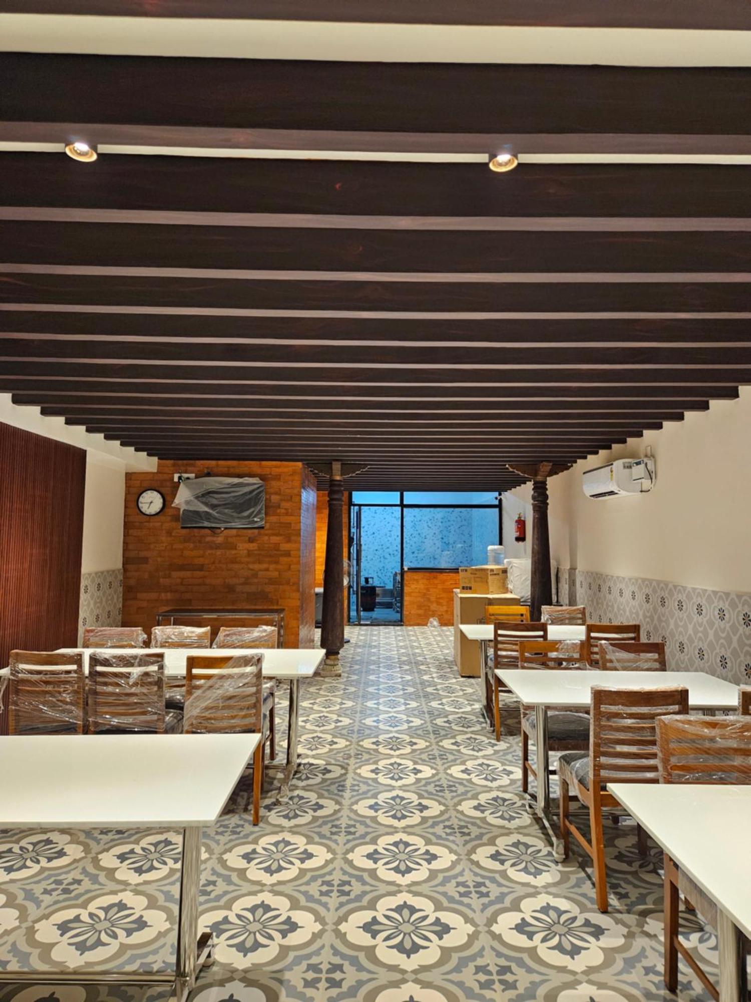Hotel Pl Grand Karaikkudi Bagian luar foto