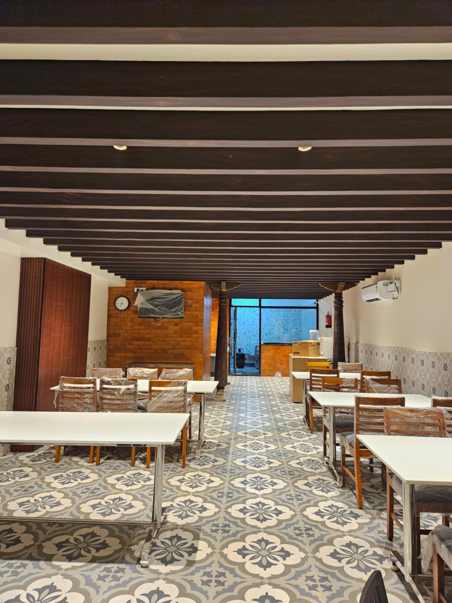 Hotel Pl Grand Karaikkudi Bagian luar foto