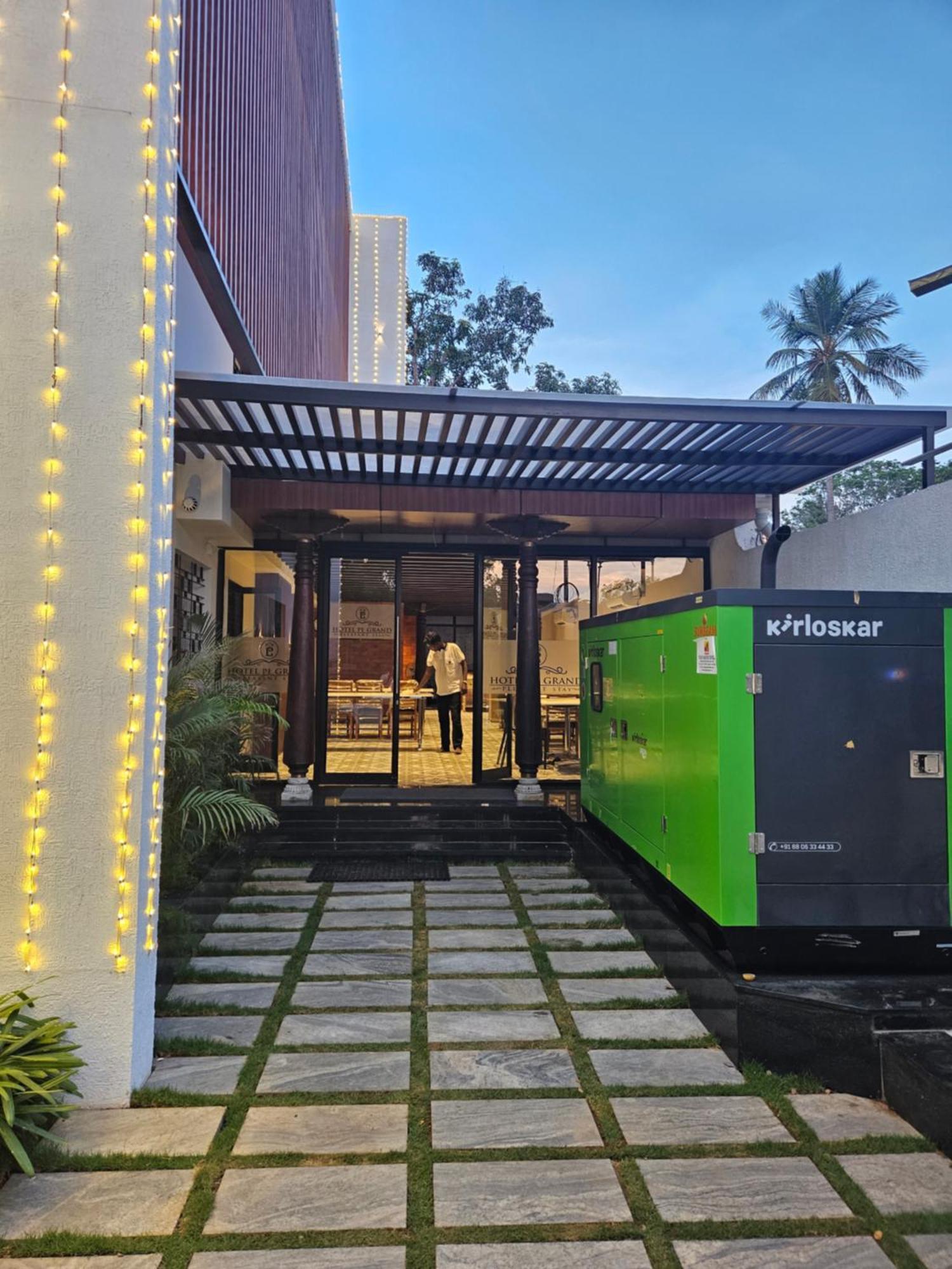 Hotel Pl Grand Karaikkudi Bagian luar foto