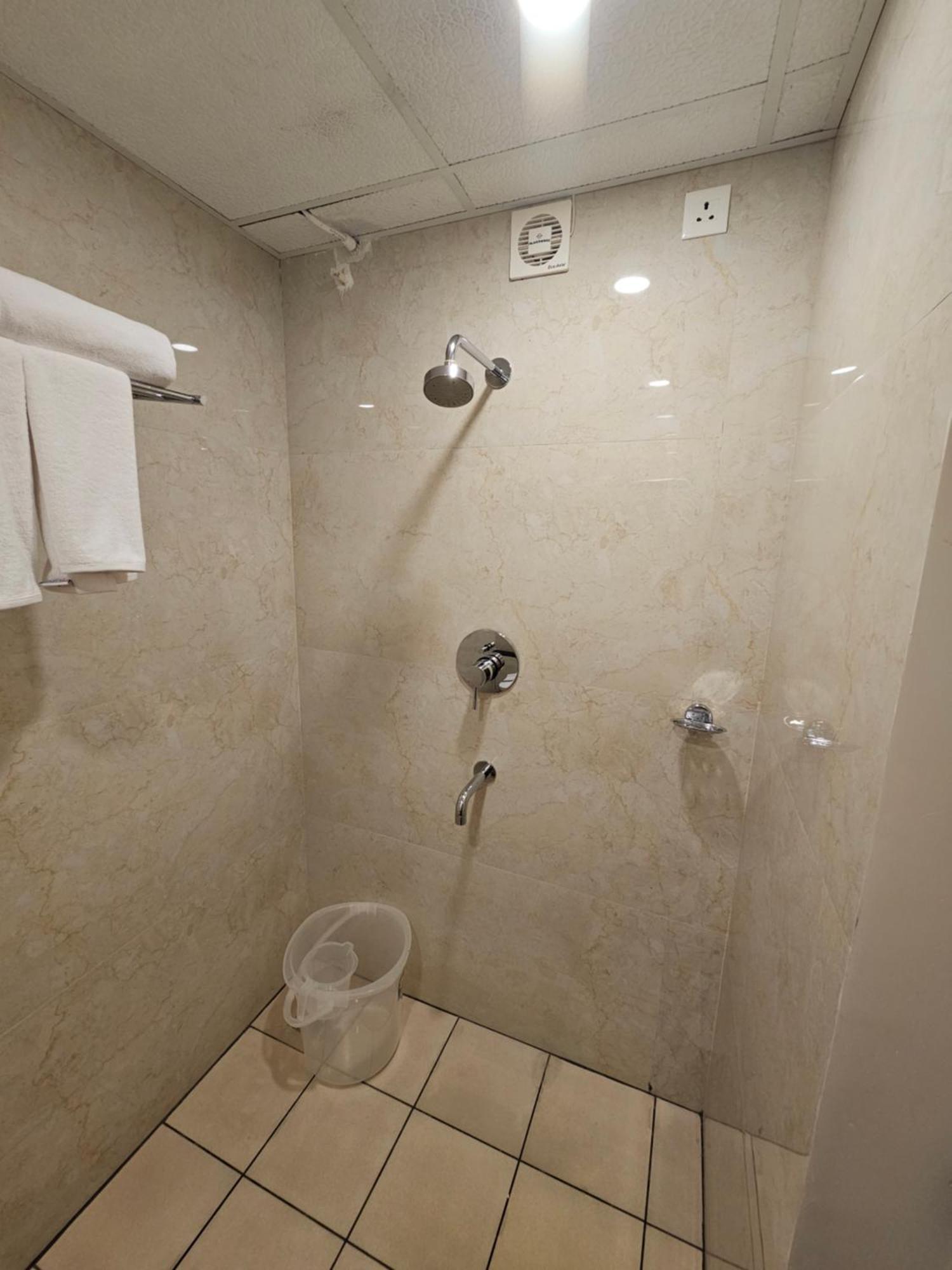 Hotel Pl Grand Karaikkudi Bagian luar foto