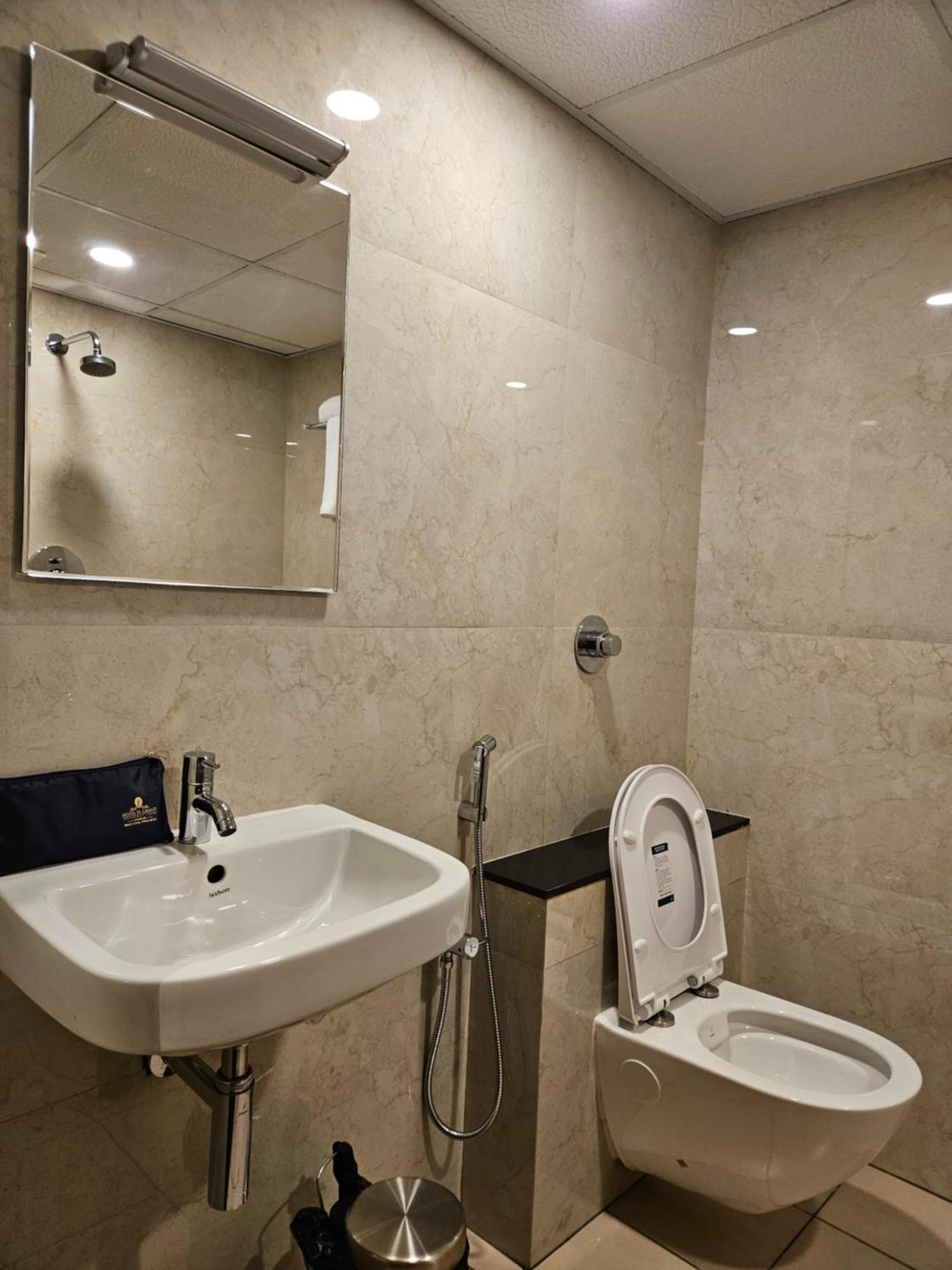 Hotel Pl Grand Karaikkudi Bagian luar foto