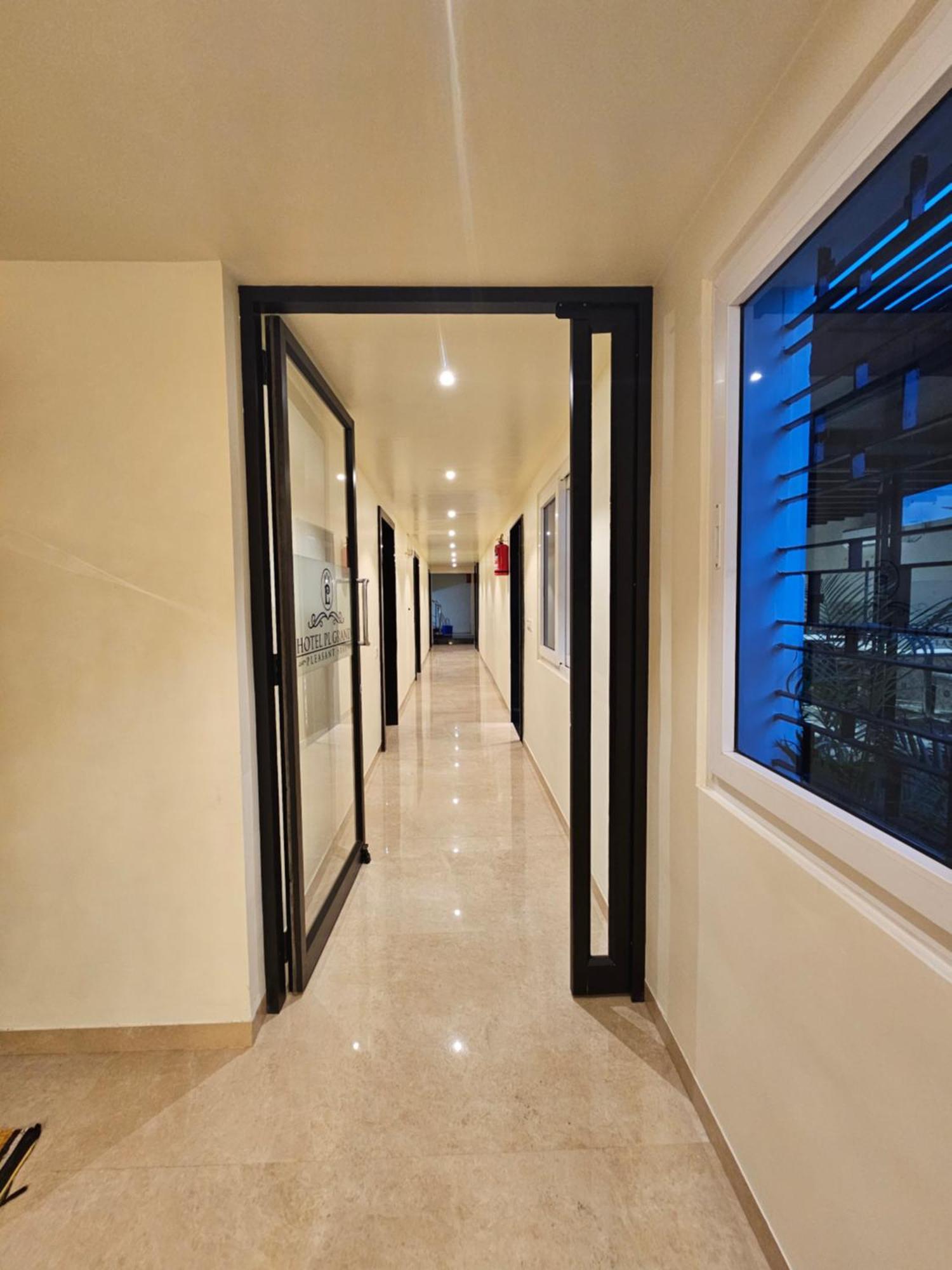 Hotel Pl Grand Karaikkudi Bagian luar foto