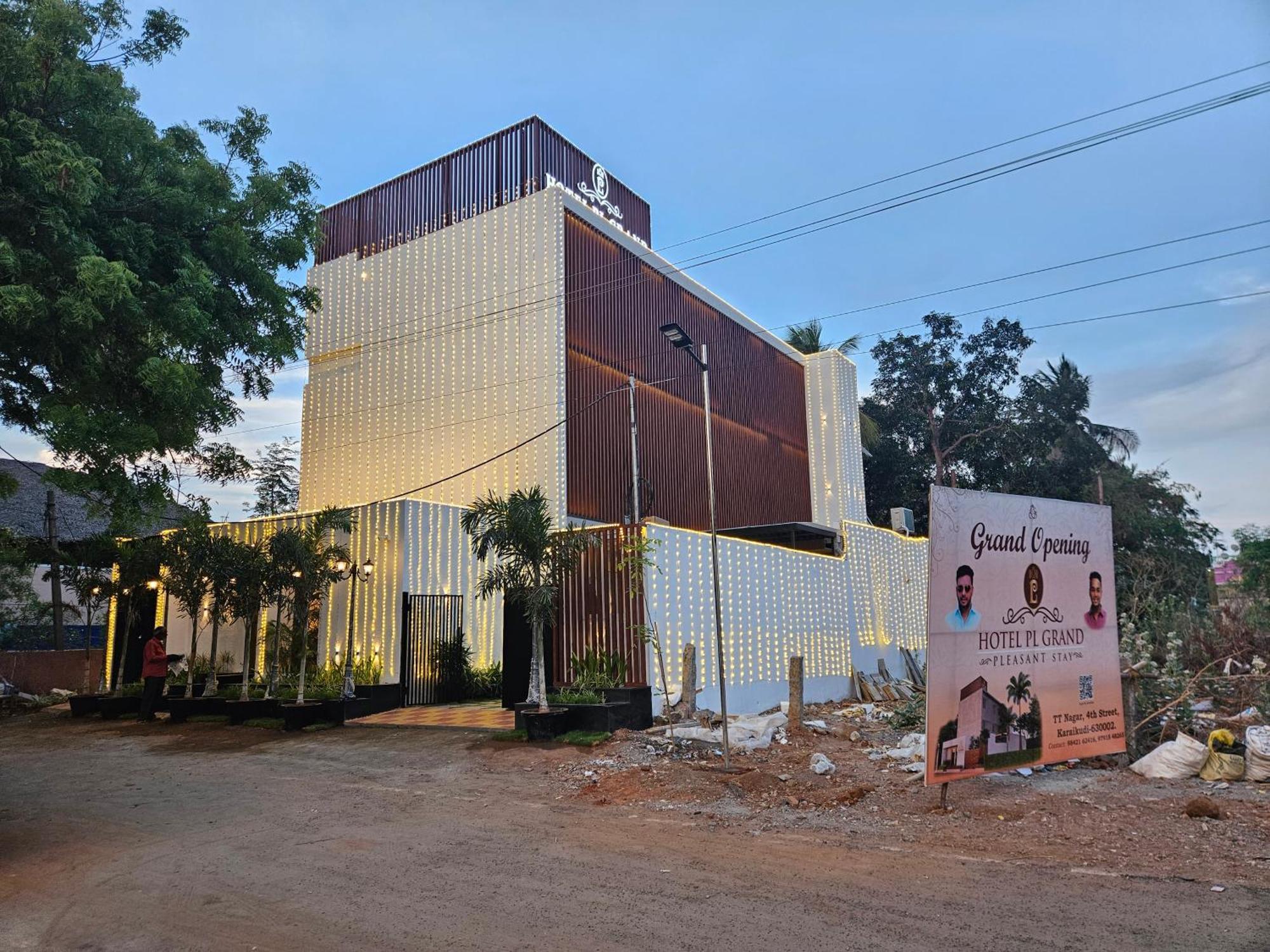 Hotel Pl Grand Karaikkudi Bagian luar foto